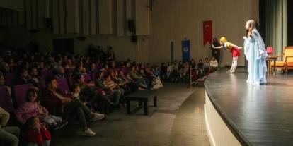 Trabzon'da Aralık ayı tiyatro oyunlarına yoğun ilgi: Etkinlikler sürecek