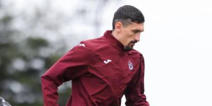 Trabzonspor'da Beşiktaş derbisi öncesi müjdeli haber! Stefan Savic antrenmana çıktı