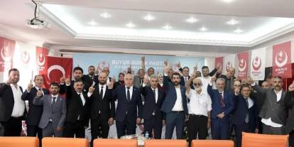 BBP Araklı'da Salih Özen yeniden ilçe başkanı seçildi