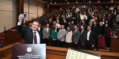 Trabzon’da Başkan Genç'ten öğrencilere ulaşım ve sosyal tesis müjdesi