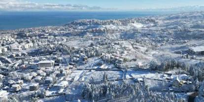 Trabzon'da yeni yılın ilk gününde kar sürprizi