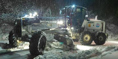 Trabzon Büyükşehir'den 18 ilçede kar mesaisi