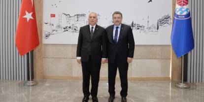 Trabzon'da Başkan Genç'ten Aziz Yıldırım'a veda, yeni Vali Tahir Şahin'e tebrik mesajı