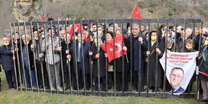 CHP’den Trabzon'da Mehmet Murat Çalık İçin “sessizlik ve sarı maske” eylemi