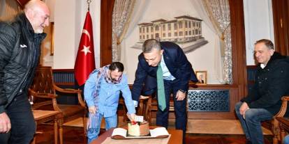 Trabzon Valisi Tahir Şahin'den fenomen Köksal Baba'ya sürpriz