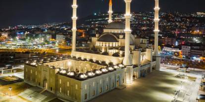 Trabzon'da Hanife Hatun Camii ve Külliyesi kentin yeni sembollerinden oldu