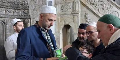 Kadir Gecesi’nde İskenderpaşa Camii’nde Sakal-ı Şerif ziyareti