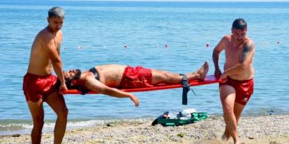 Giresun'da cankurtaran ekibi plajlarda görev başında