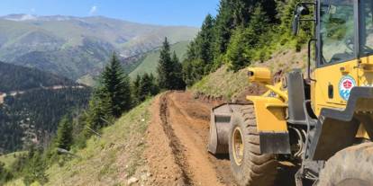 Trabzon Büyükşehir Belediyesi'nden kentin dört bir noktasında yol çalışması