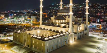 Trabzon Büyükşehir'den Hanife Hatun Camii için davet