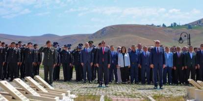 Bayburt'ta il protokolünden 15 Temmuz'da şehitlik züyareti