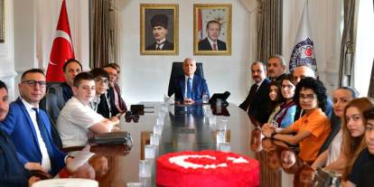 Trabzon Valisi Aziz Yıldırım LGS birincilerini ağırladı