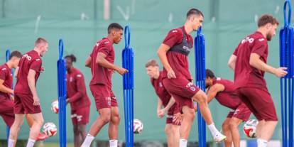 Trabzonspor yeni sezon hazırlıklarına çift antrenmanlar ile devam ediyor
