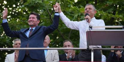 CHP Genel Başkanı Özel'den Başkan Kaya'ya övgü dolu sözler