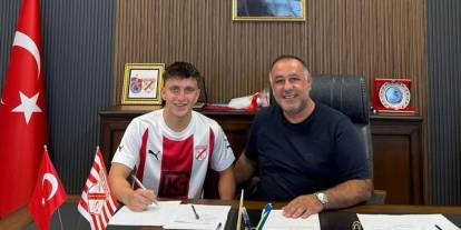 Trabzonspor'da Bican Tibukoğlu Sebat Gençlikspor'a imzayı attı