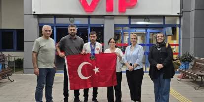 Trabzon'da Avrupa şampiyonu Buğra Selimzade'ya coşkulu karşılama