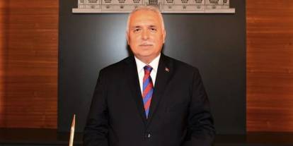 Trabzon Valisi Aziz Yıldırım'dan Dr. Hakan Usta'ya tebrik