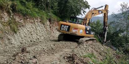 Ortahisar Belediyesi'nden 9 mahallede yol bakım, onarım ve betonlama çalışması