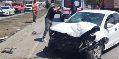 Samsun'da 2 otomobil çarpıştı! 3 yaralı