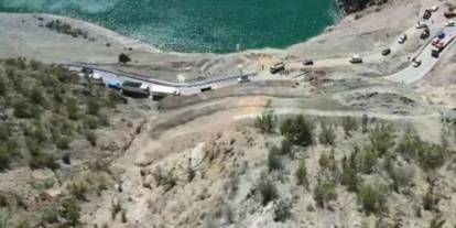 Artvin'deki heyelan sonrası ulaşım kontrollü olarak sağlanıyor