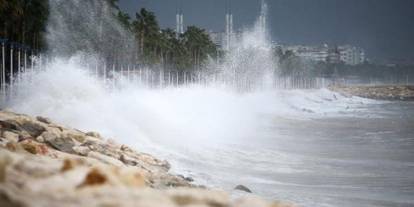 MGM'den Doğu Karadeniz'e fırtına uyarısı!