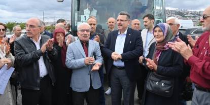 Trabzon'dan Çanakkale'ye gidiyorlar: Başkan Genç'ten emeklilere uğurlama