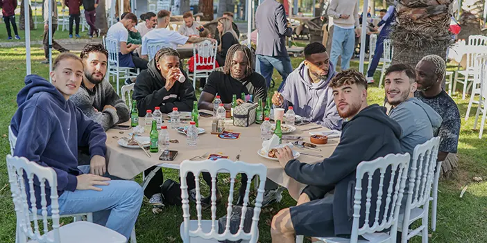 yattara-barbeku-partisinde.webp