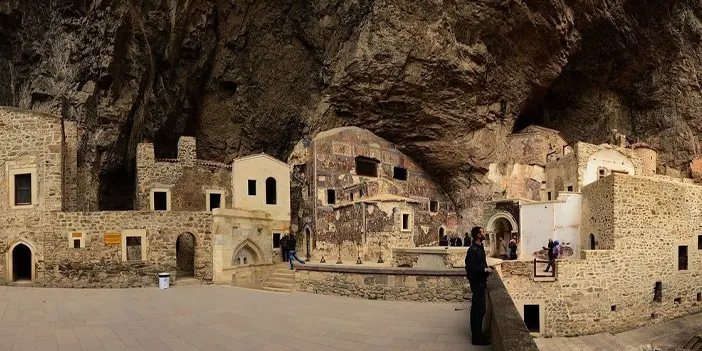 sumela-manastiri-bayramda-acik-mi-1.webp