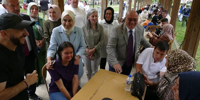 trabzonda-ozel-bireyler-doyasiya-eglendi-2.webp