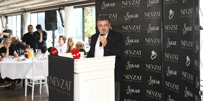 nevzat-sakar-trabzon-kuyumcular-tarihi-ve-portreler-kitabini-imzaladi-1.webp
