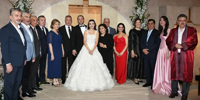 tuna-temel-ozer-gulsen-yavuz-en-mutlu-gunu-2.webp