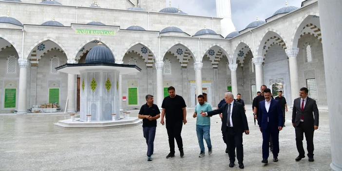 trabzon-hanife-hatun-camiinde-geri-sayim-2.webp