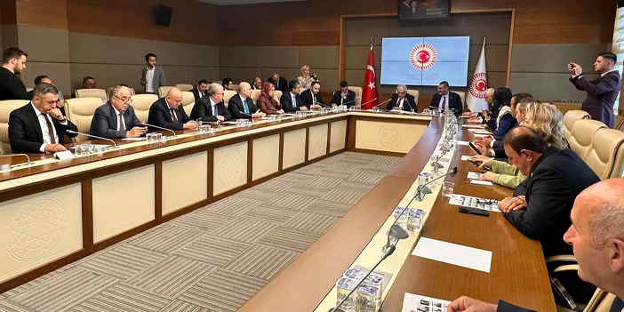 ak-parti-trabzon-milletvekili-adil-karaismailoglu-yeniden-baskan-2.webp