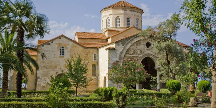 trabzon-ayasofya-camii-nerede-hangi-otobusler-gider-nasil-gidilir.jpg
