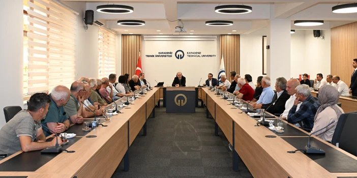 ktu-emekliye-ayrilanlara-veda-toreni-1.webp