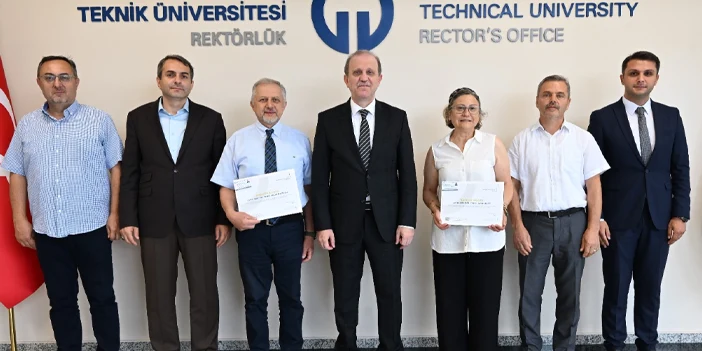 ktu-emekliye-ayrilanlara-veda-toreni-2.webp