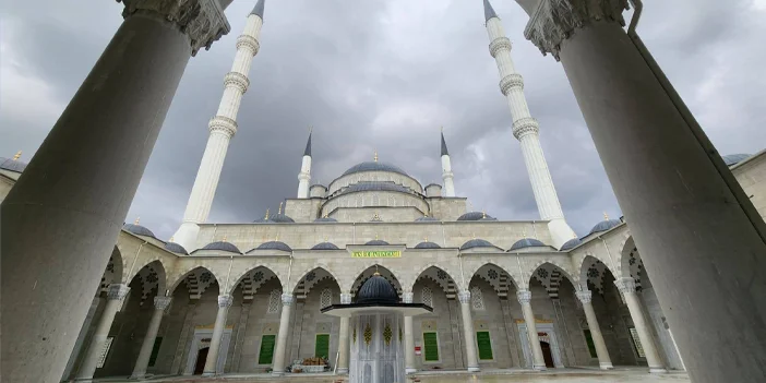 hanife-hatun-camii-001.webp