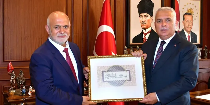 selami-aydindan-vali-aziz-yildirima-ziyaret-2.webp