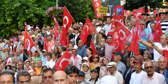 chp-genel-baskani-ozelden-baskan-kayaya-ovgu-dolu-sozler-001.jpg