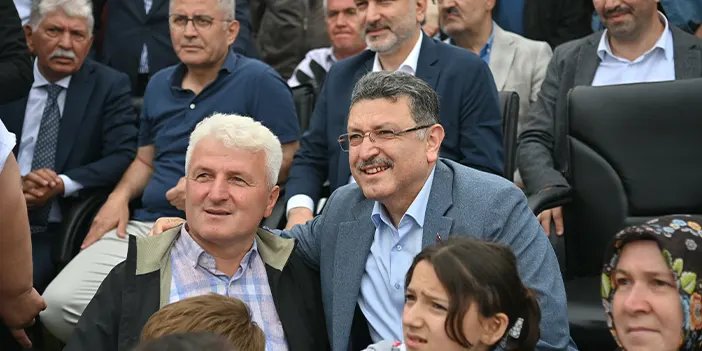 baskan-genc-mesaji-verdi3.webp