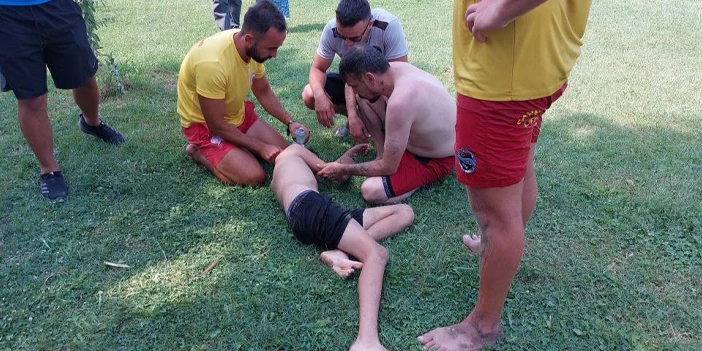 samsunda-bogulma-tehlikesi-geciren-cocugu-babasi-kurtardi-1.webp