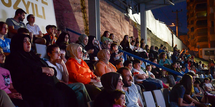 trabzonda-yazlik-sinema-keyfi-deva-mediyor44-001.jpg