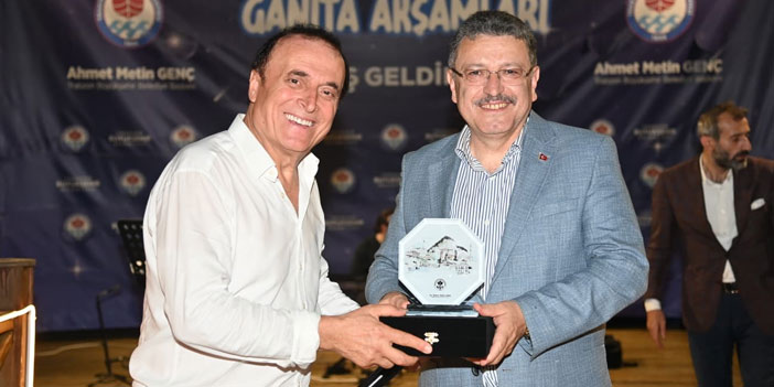 baskan-genc-trabzon-yazi-dolu-dolu-yasiyor-001.jpg