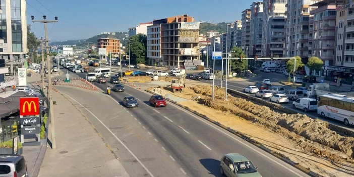 trabzon-yonundeki-trafigi-rahatlatacak-yomra-giris-kavsaginda-calismalar-suruyor-2.webp