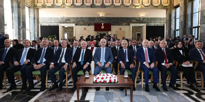 101-yil-sonra-istiklal-madalyasi-takdimi-3.webp