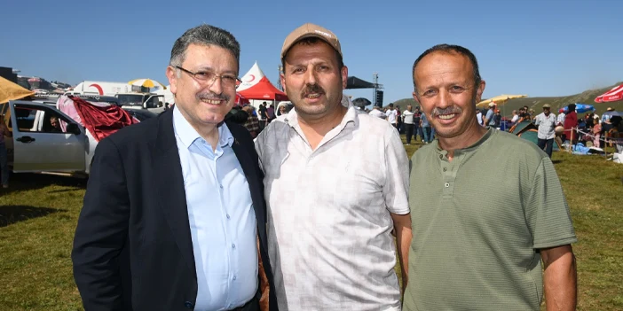baskan-gencten-yol-mujdesi-3.webp