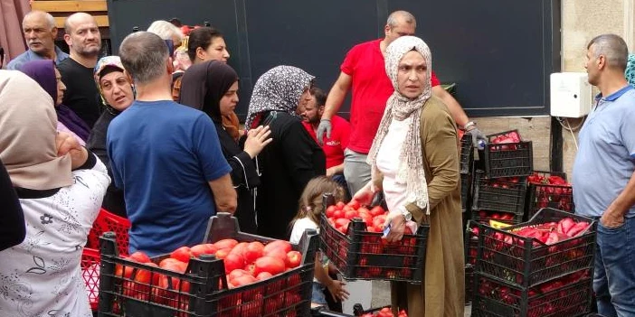 market-acilisinda-izdiham-2.webp