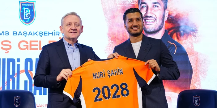 basaksehir-imzayi-attirdi-2.webp
