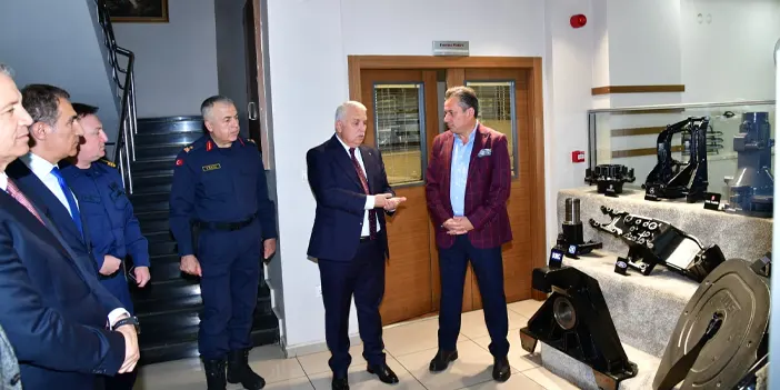 vali-yildirim-hekimoglu-dokum-ziyaret-1.webp