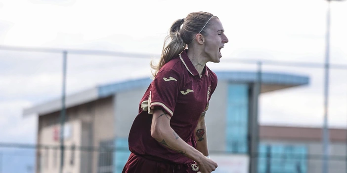 kadin-futbol-derbide-galip-4.webp